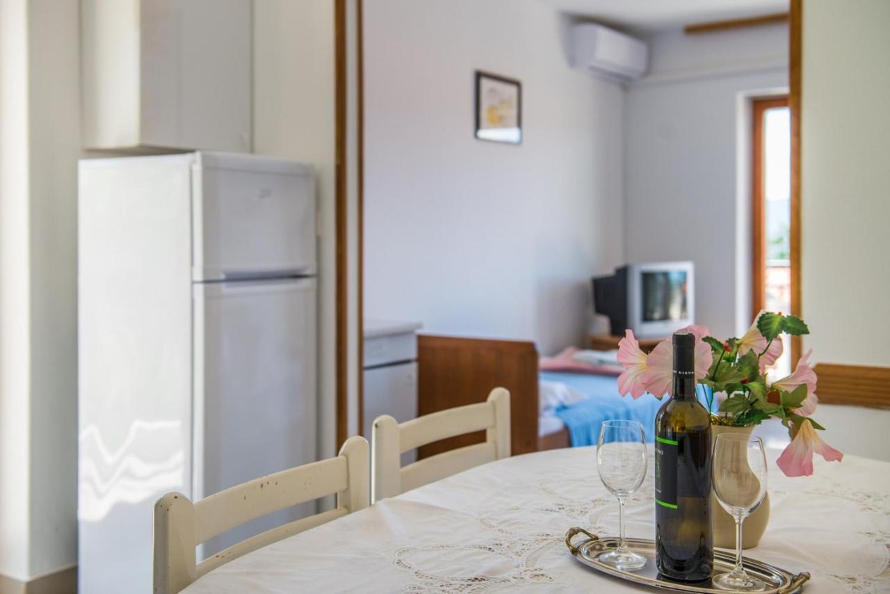 Apartments Pino ラバック エクステリア 写真
