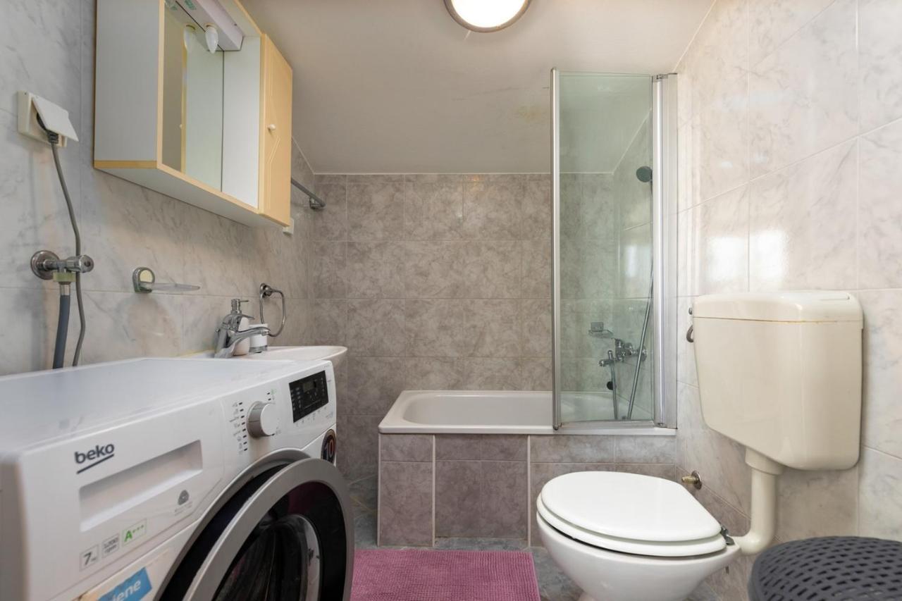 Apartments Pino ラバック エクステリア 写真